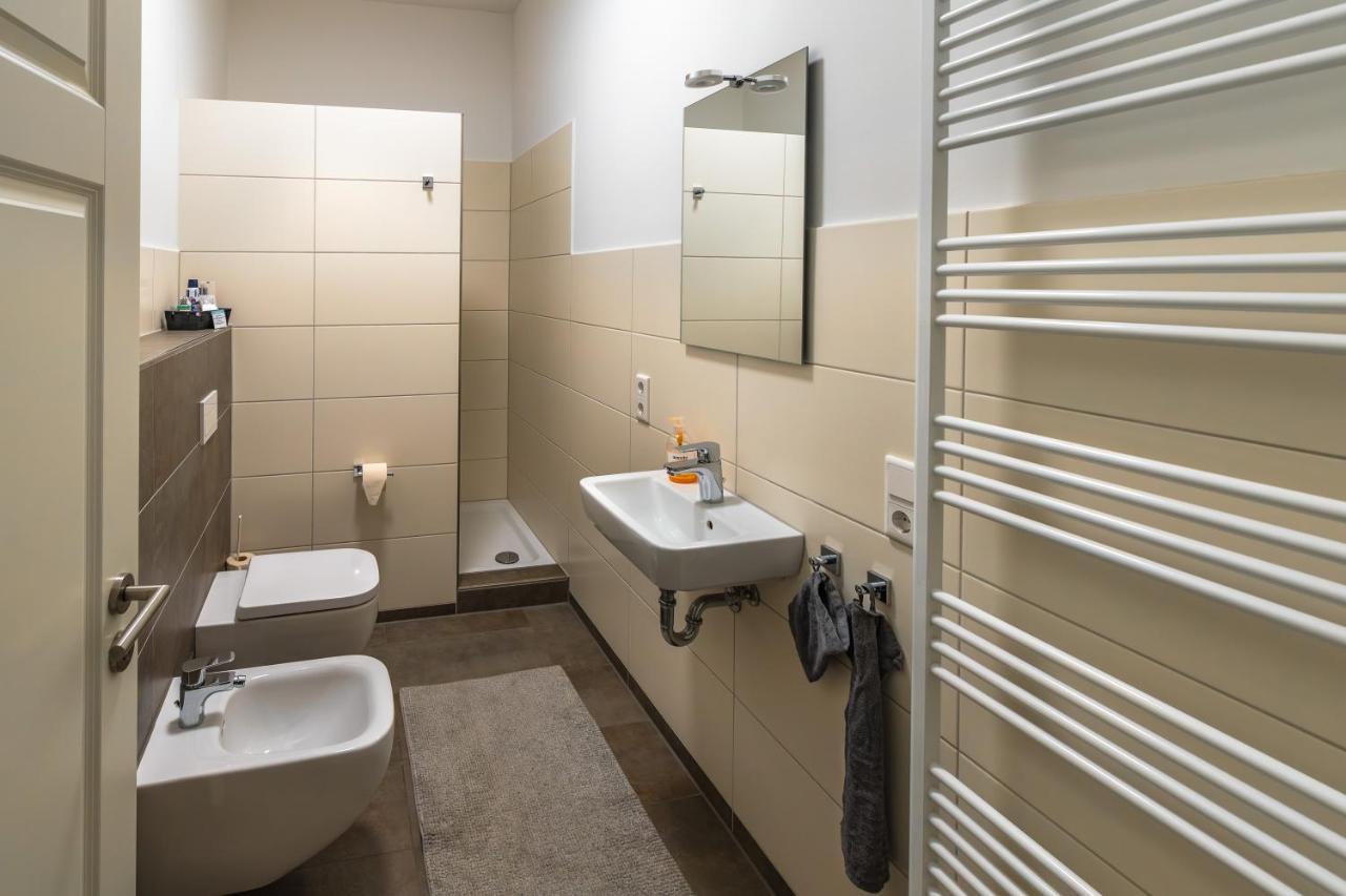 Modern 6 Bathroom Villa In The City Oldenburg Kültér fotó