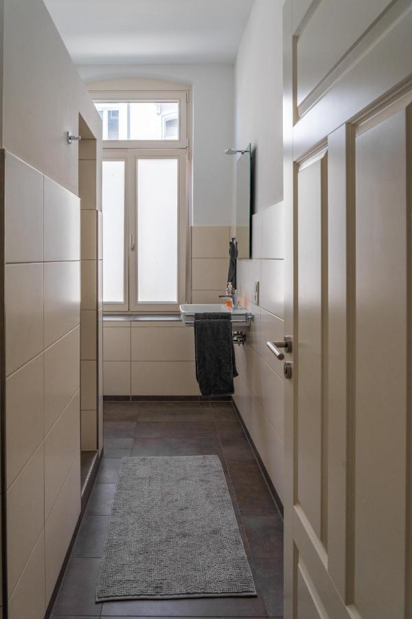 Modern 6 Bathroom Villa In The City Oldenburg Kültér fotó
